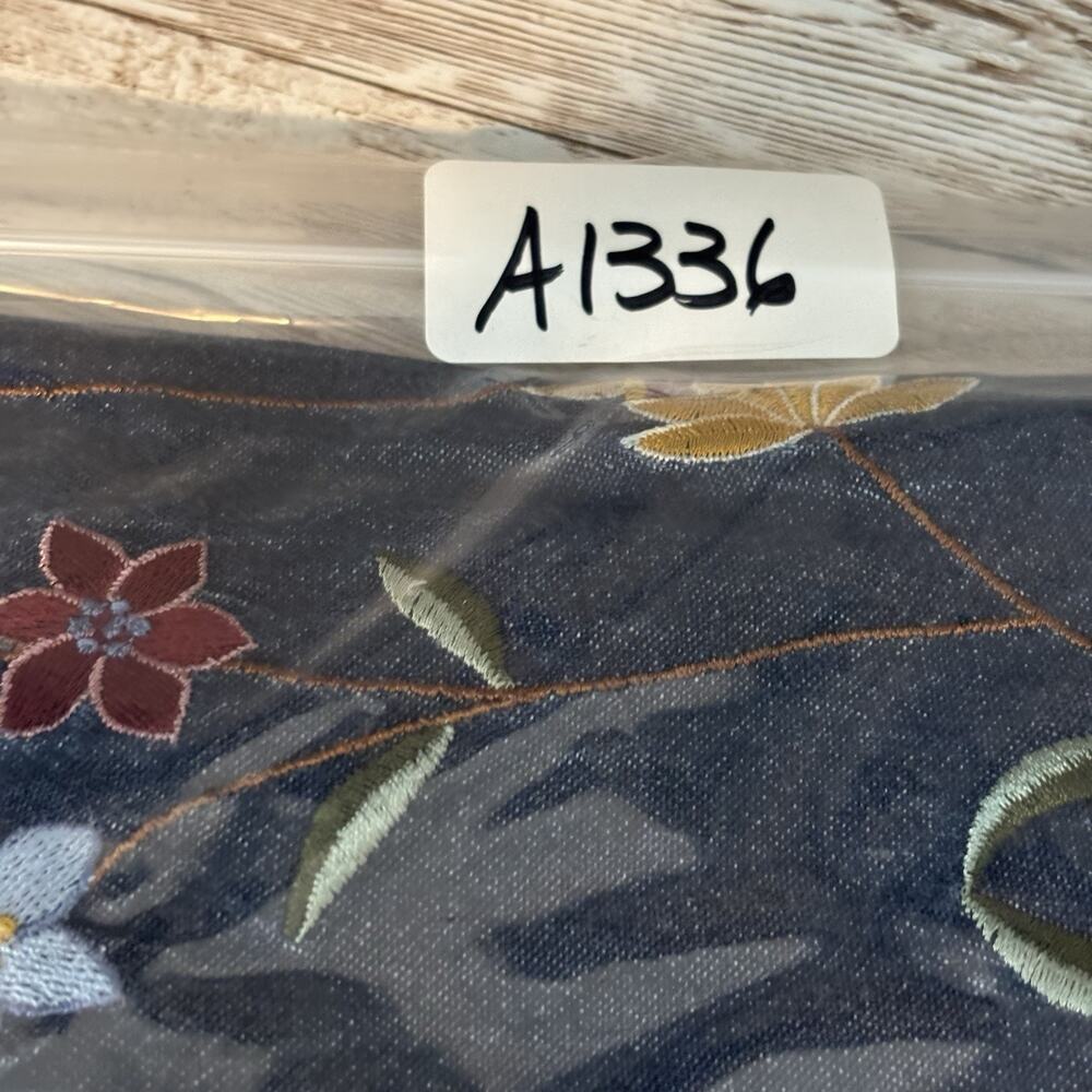 VTG Denim Embroidered Top 3X Floral Cottage Prairie Teacher 100% Cotton Natural - Picture 12 of 12